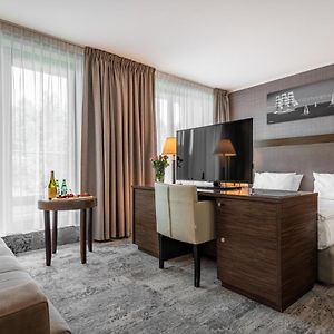 Standard Zimmer mit Kingsize-Bett
